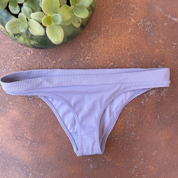L.A. hearts new bikini bottoms - Picture 1 of 3